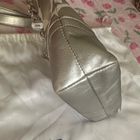Coach Silver Bag - Picture 6 of 12